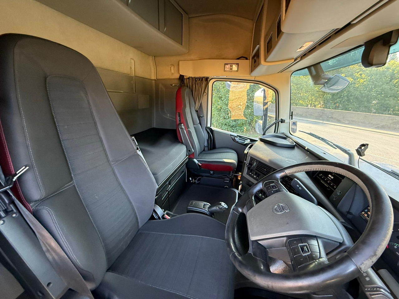 Tractor unit 2016 Volvo FH 500 Tractor Unit: picture 29