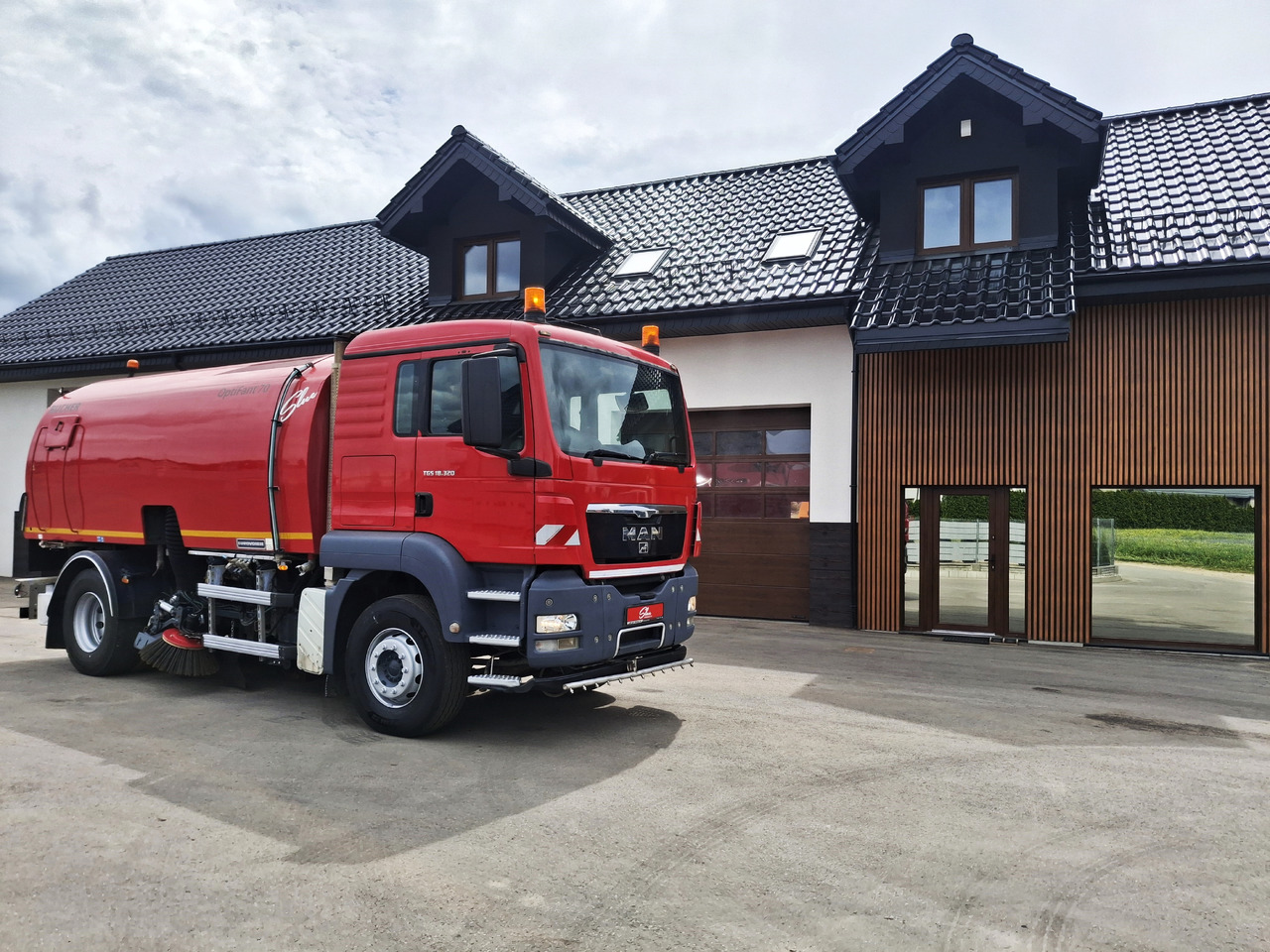 MAN TGS 18.320 Zamiatarka Kehrmaschine BUCHER 2 Motoren Karcher Szczotki L/R - Road sweeper: picture 1 MAN TGS 18.320 Zamiatarka Kehrmaschine BUCHER 2 Motoren Karcher Szczotki L/R - Road sweeper: picture 1