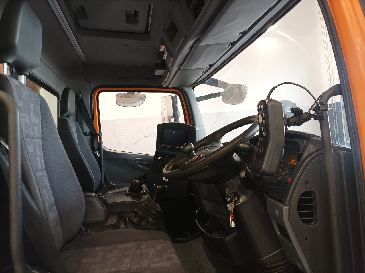 Road sweeper MERCEDES-BENZ Atego 1018 Zamiatarka Kehrmaschine BUCHER Szczotki L/R PM10 2 Silniki 2012r: picture 18