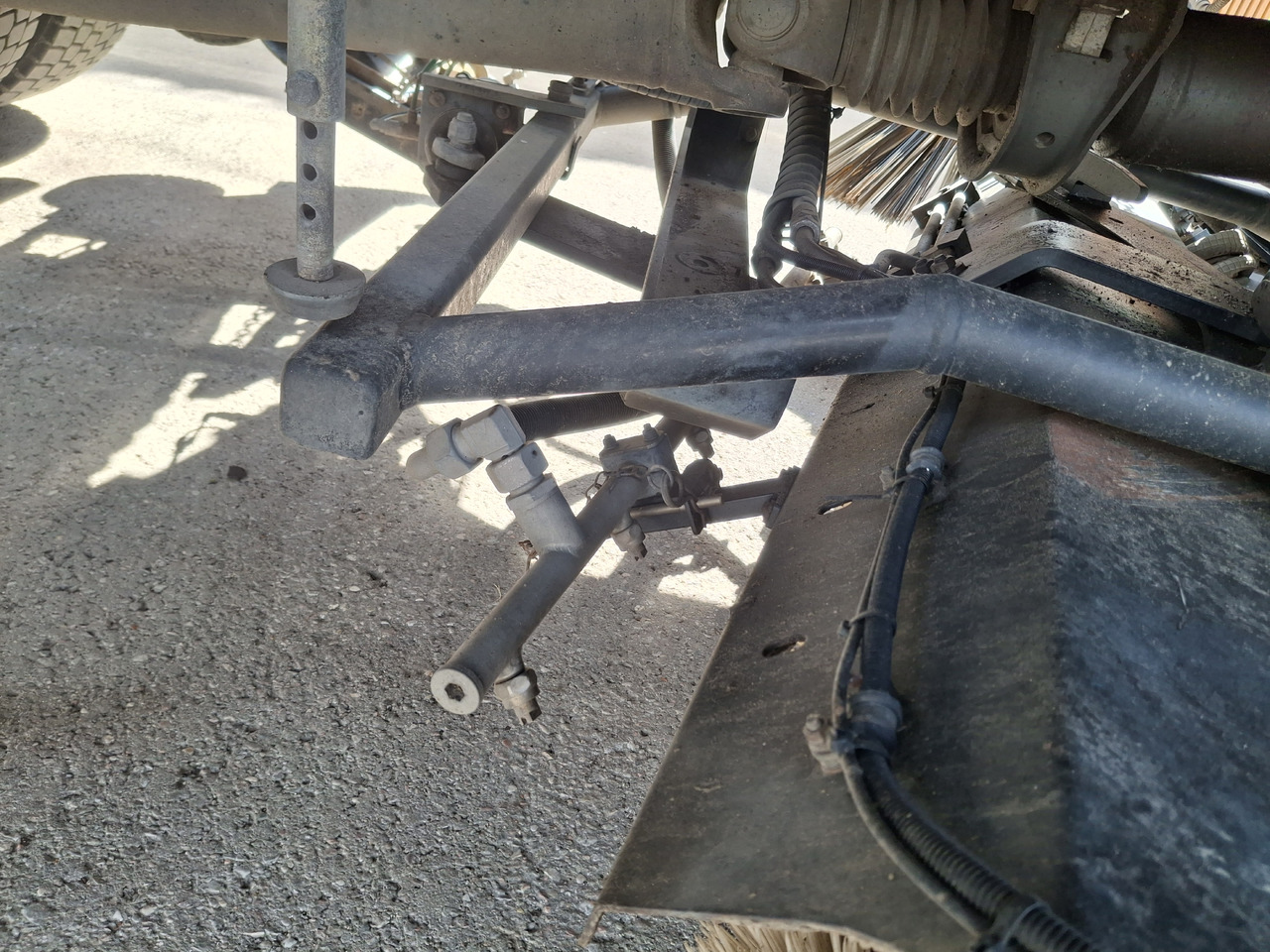 Road sweeper RENAULT C280 Kehrmaschine Zamiatarka SEMAT Zoeller FAUN Karcher L/R 2 Motoren 2018r 740 Mth Euro 6: picture 8 Road sweeper RENAULT C280 Kehrmaschine Zamiatarka SEMAT Zoeller FAUN Karcher L/R 2 Motoren 2018r 740 Mth Euro 6: picture 8