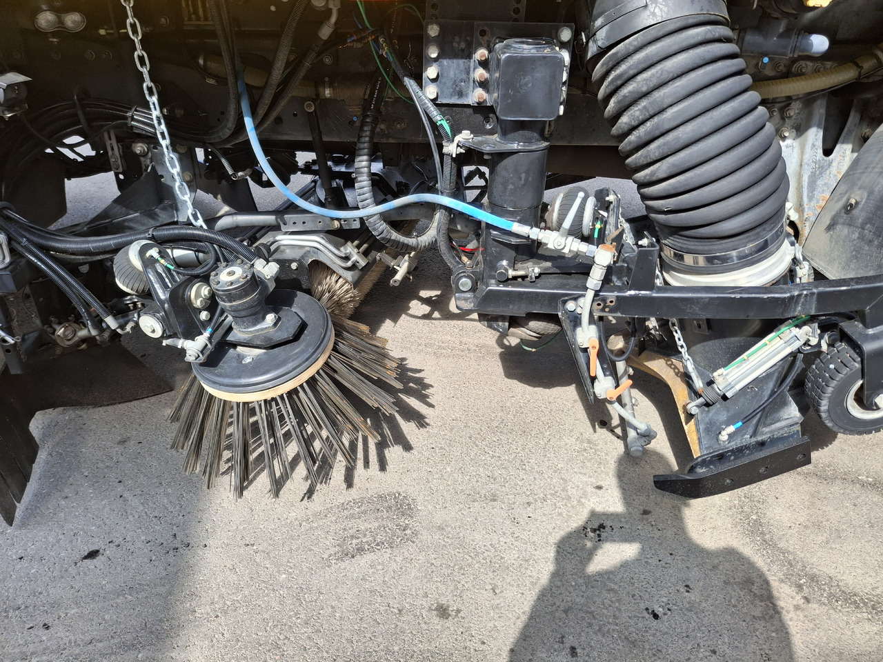 Road sweeper RENAULT C280 Kehrmaschine Zamiatarka SEMAT Zoeller FAUN Karcher L/R 2 Motoren 2018r 740 Mth Euro 6: picture 10 Road sweeper RENAULT C280 Kehrmaschine Zamiatarka SEMAT Zoeller FAUN Karcher L/R 2 Motoren 2018r 740 Mth Euro 6: picture 10