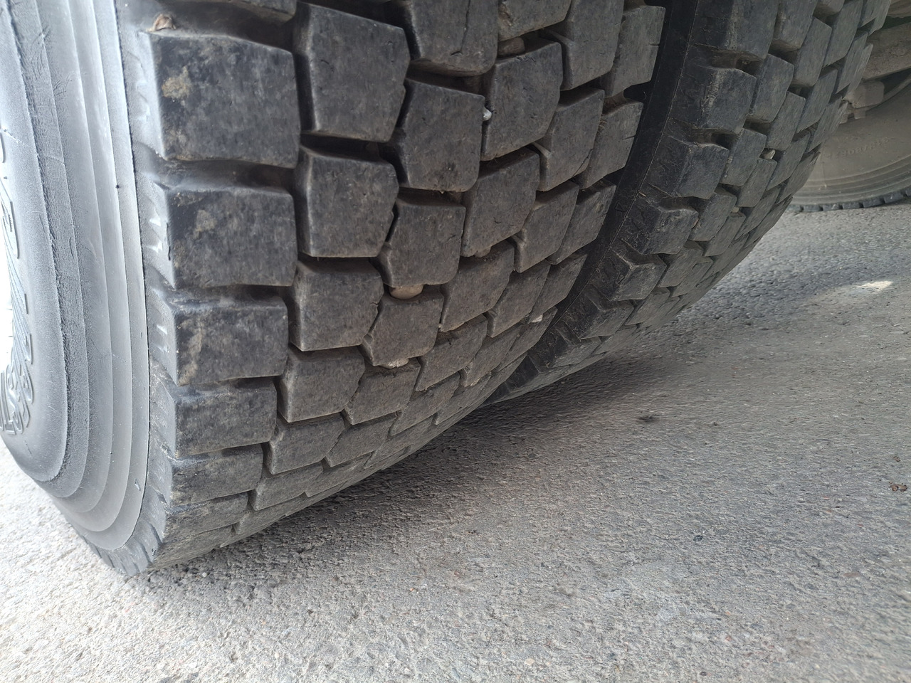 Road sweeper RENAULT C280 Kehrmaschine Zamiatarka SEMAT Zoeller FAUN Karcher L/R 2 Motoren 2018r 740 Mth Euro 6: picture 9 Road sweeper RENAULT C280 Kehrmaschine Zamiatarka SEMAT Zoeller FAUN Karcher L/R 2 Motoren 2018r 740 Mth Euro 6: picture 9