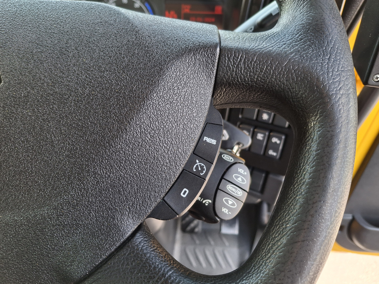 Road sweeper RENAULT C280 Kehrmaschine Zamiatarka SEMAT Zoeller FAUN Karcher L/R 2 Motoren 2018r 740 Mth Euro 6: picture 42 Road sweeper RENAULT C280 Kehrmaschine Zamiatarka SEMAT Zoeller FAUN Karcher L/R 2 Motoren 2018r 740 Mth Euro 6: picture 42