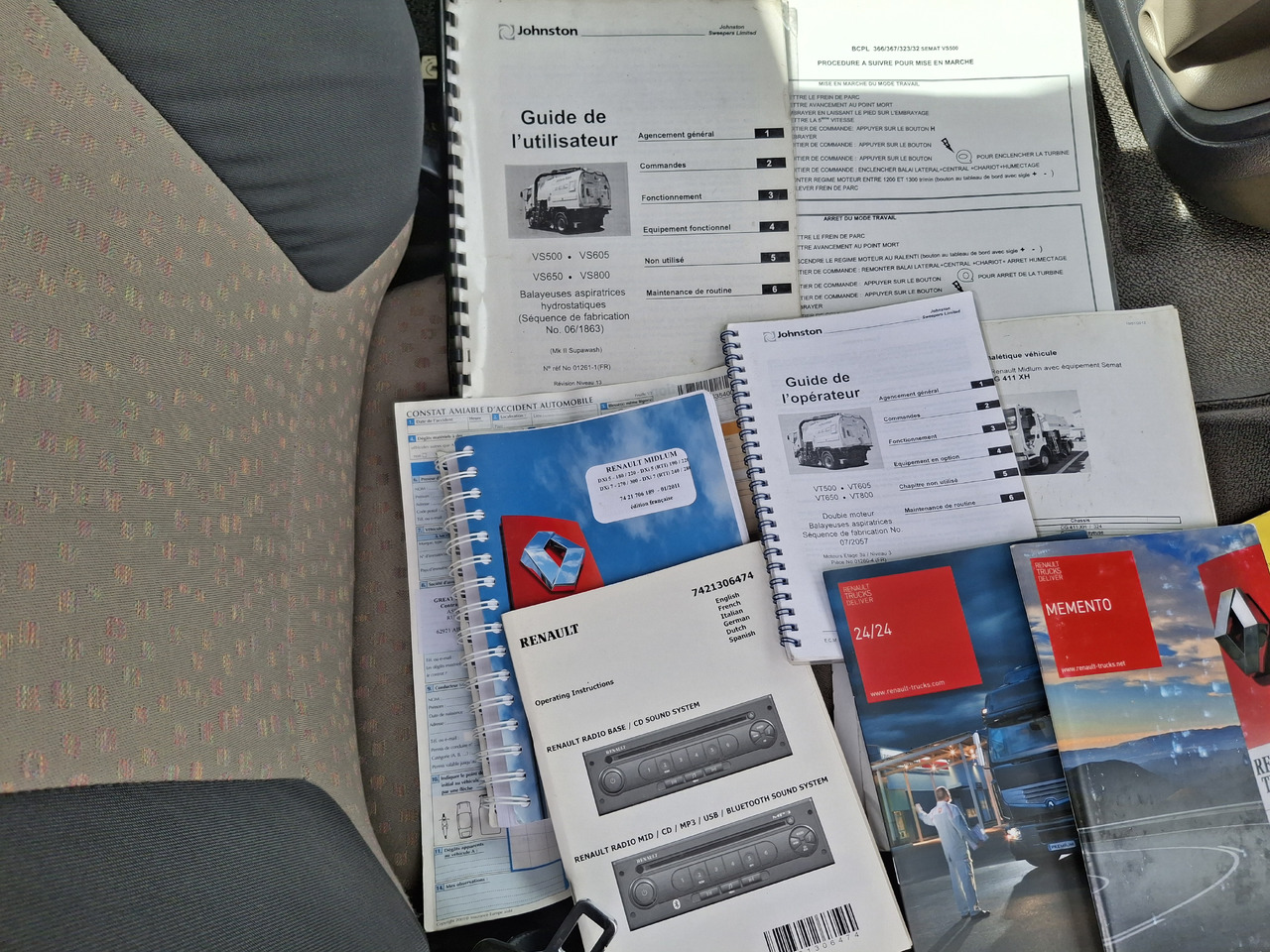 RENAULT Midlum 220 Zamiatarka Johnston VS500 Szczotki L/R Obie Strony Napęd Hydrostatyczny 2012r on lease RENAULT Midlum 220 Zamiatarka Johnston VS500 Szczotki L/R Obie Strony Napęd Hydrostatyczny 2012r: picture 30 RENAULT Midlum 220 Zamiatarka Johnston VS500 Szczotki L/R Obie Strony Napęd Hydrostatyczny 2012r on lease RENAULT Midlum 220 Zamiatarka Johnston VS500 Szczotki L/R Obie Strony Napęd Hydrostatyczny 2012r: picture 30