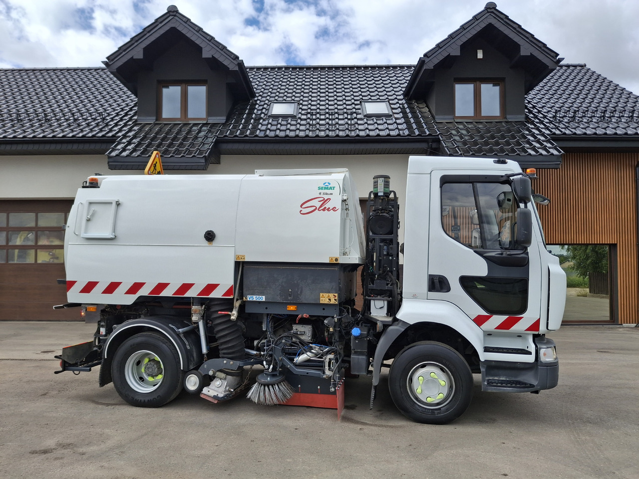 RENAULT Midlum 220 Zamiatarka Johnston VS500 Szczotki L/R Obie Strony Napęd Hydrostatyczny 2012r on lease RENAULT Midlum 220 Zamiatarka Johnston VS500 Szczotki L/R Obie Strony Napęd Hydrostatyczny 2012r: picture 7 RENAULT Midlum 220 Zamiatarka Johnston VS500 Szczotki L/R Obie Strony Napęd Hydrostatyczny 2012r on lease RENAULT Midlum 220 Zamiatarka Johnston VS500 Szczotki L/R Obie Strony Napęd Hydrostatyczny 2012r: picture 7