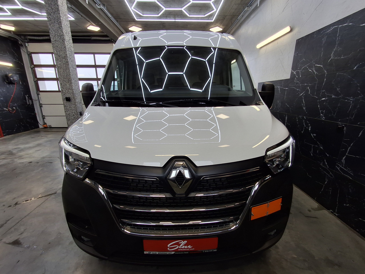 Renault Master ADR 9.1.1.2 EX/II - Panel van: picture 2 Renault Master ADR 9.1.1.2 EX/II - Panel van: picture 2