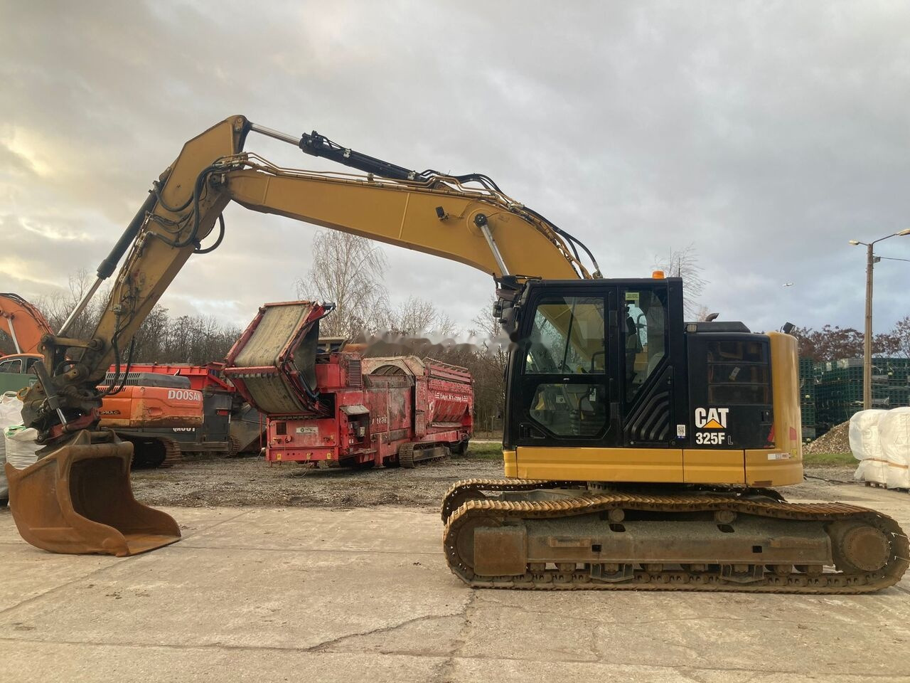 Caterpillar 325 F LCR Rototylt - Crawler excavator: picture 1 Caterpillar 325 F LCR Rototylt - Crawler excavator: picture 1
