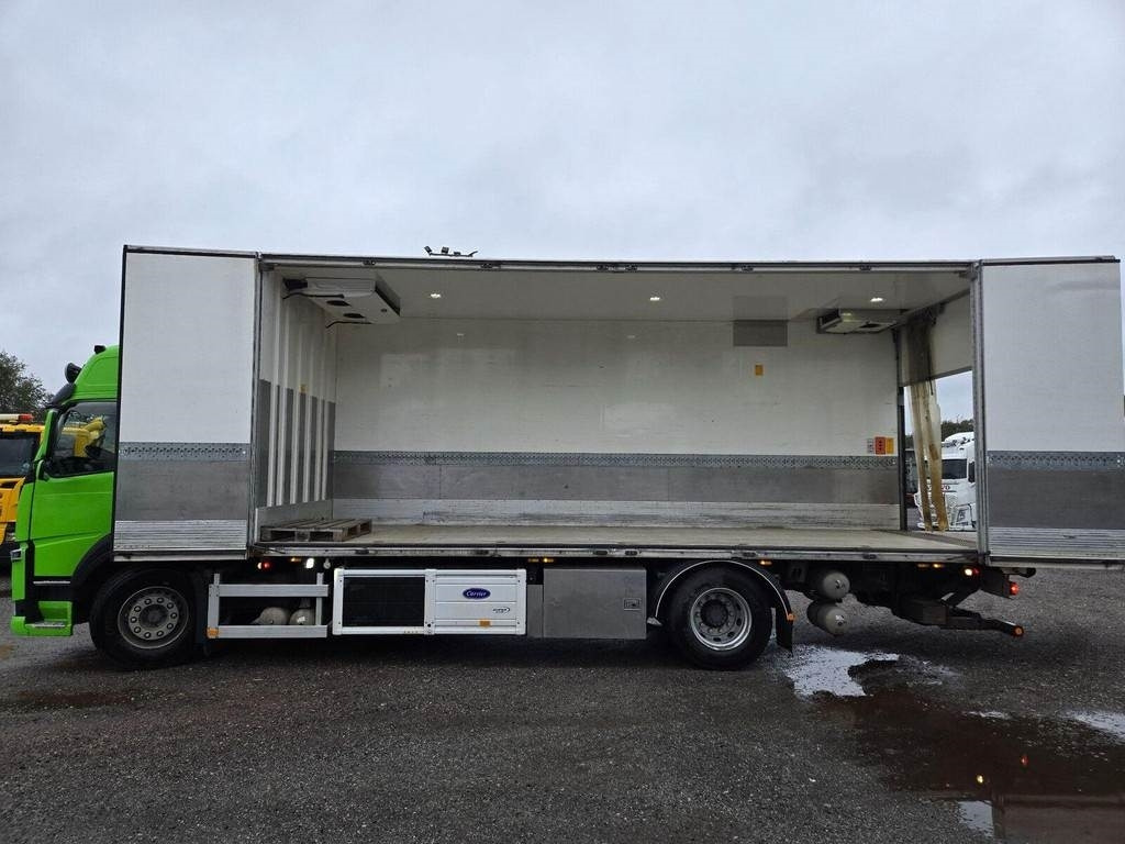Volvo FM370 4X2 CARRIER 1150 SIDEOPENING - Refrigerator truck: picture 2 Volvo FM370 4X2 CARRIER 1150 SIDEOPENING - Refrigerator truck: picture 2