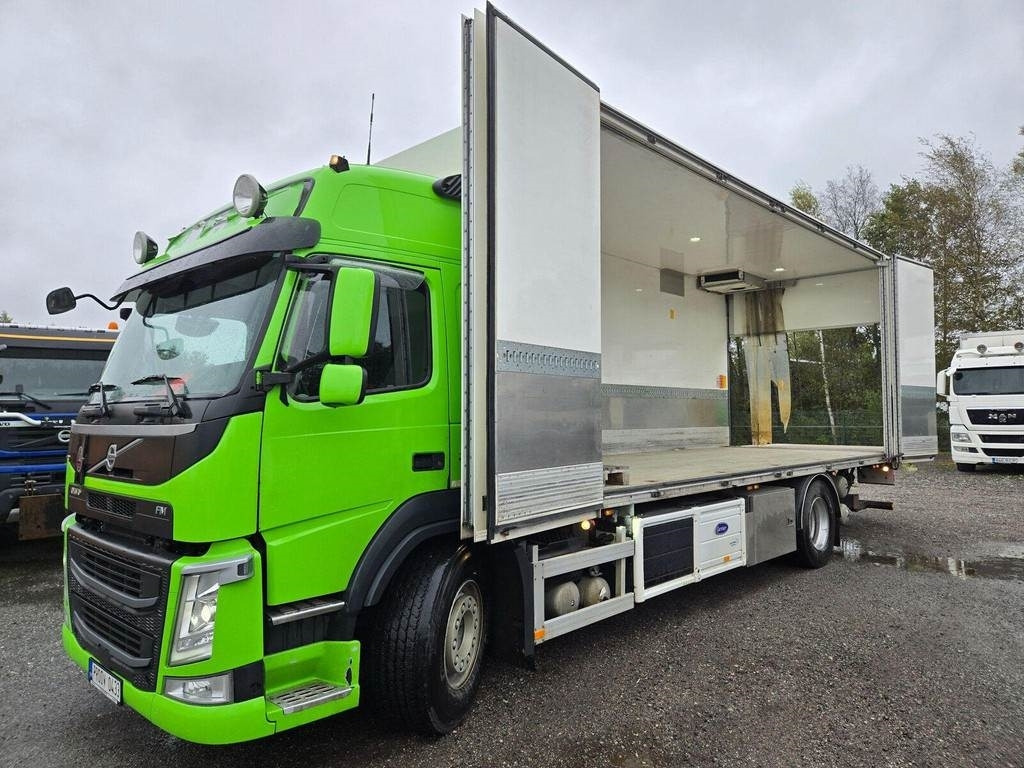 Volvo FM370 4X2 CARRIER 1150 SIDEOPENING - Refrigerator truck: picture 1 Volvo FM370 4X2 CARRIER 1150 SIDEOPENING - Refrigerator truck: picture 1