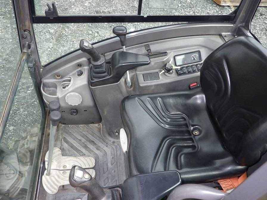 Mini excavator Volvo EC 20 D: picture 9