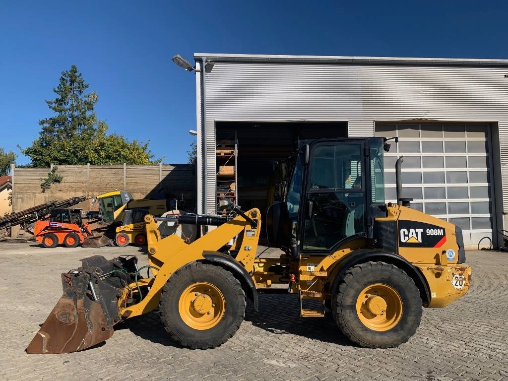 CAT 908M - Wheel loader: picture 2 CAT 908M - Wheel loader: picture 2