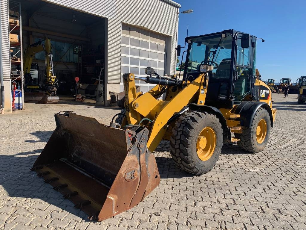 CAT 908M - Wheel loader: picture 1 CAT 908M - Wheel loader: picture 1