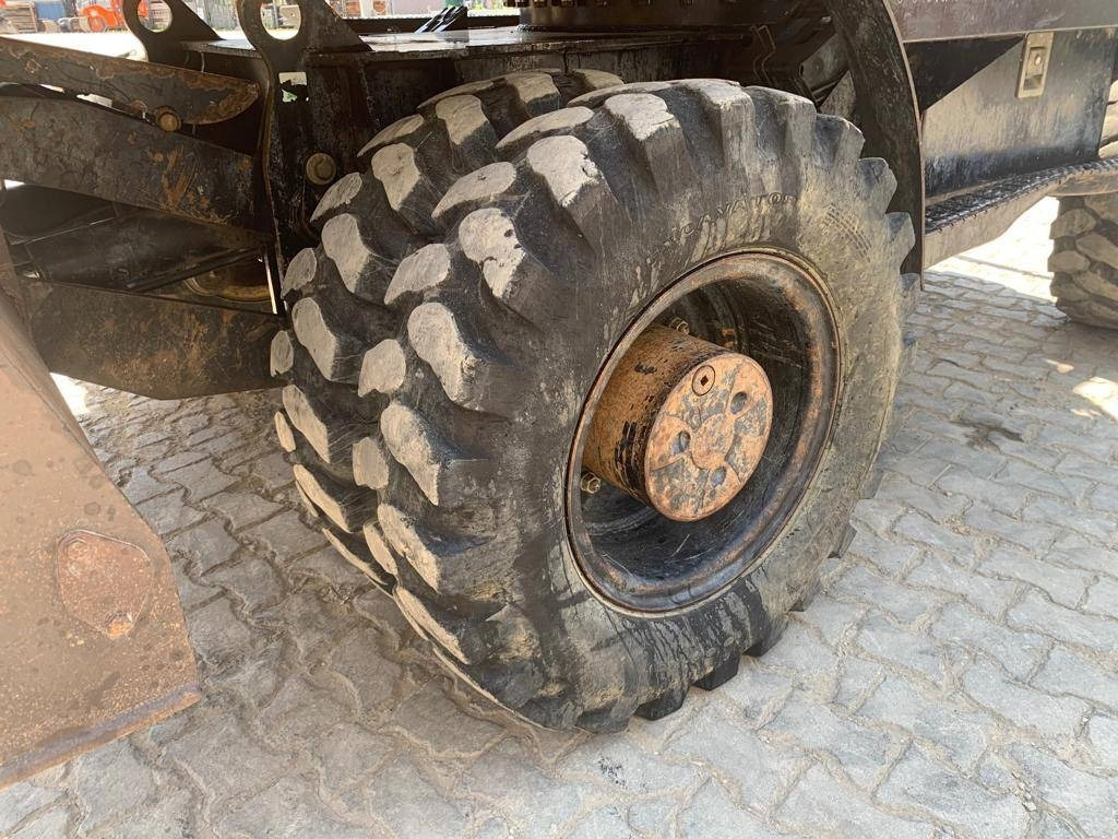 Wheel excavator CAT M 318 D: picture 16