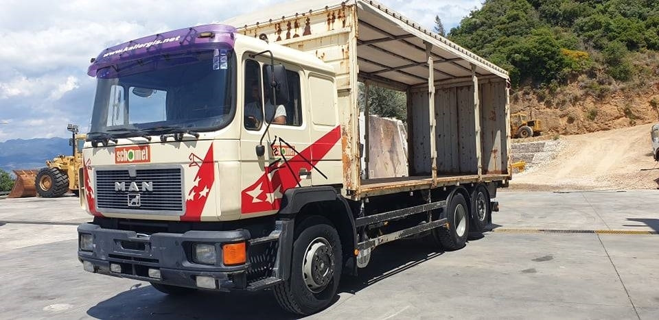 MAN 26.422 - Curtainsider truck: picture 2 MAN 26.422 - Curtainsider truck: picture 2