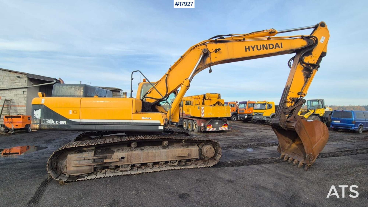 Hyundai 330LC-9A Crawler Excavator (2015) - Crawler excavator: picture 3 Hyundai 330LC-9A Crawler Excavator (2015) - Crawler excavator: picture 3