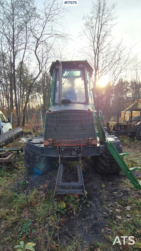 John Deere 810D forwarder (2007) - Forwarder: picture 2 John Deere 810D forwarder (2007) - Forwarder: picture 2