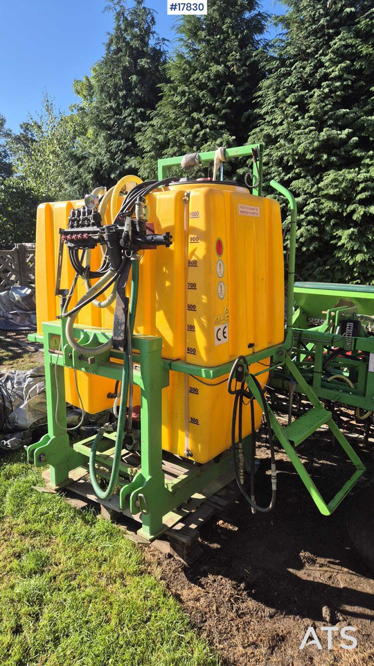 Trailed field sprayer 1000L SKOTAREK P326 (2013) - Tractor mounted sprayer: picture 1 Trailed field sprayer 1000L SKOTAREK P326 (2013) - Tractor mounted sprayer: picture 1