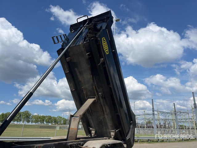 2006 MAN TGA41.430 8x8 Twin-Steer Sleeper Tri/A Dump Truck - Tipper: picture 3 2006 MAN TGA41.430 8x8 Twin-Steer Sleeper Tri/A Dump Truck - Tipper: picture 3