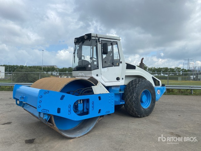 2007 Bomag BW213 D-4 Combination Roller - Flail mower/ Mulcher: picture 1 2007 Bomag BW213 D-4 Combination Roller - Flail mower/ Mulcher: picture 1