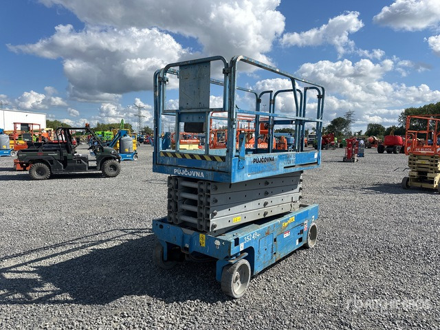 2007 Genie GS-3246 Electric Scissor Lift - Scissor lift: picture 1 2007 Genie GS-3246 Electric Scissor Lift - Scissor lift: picture 1
