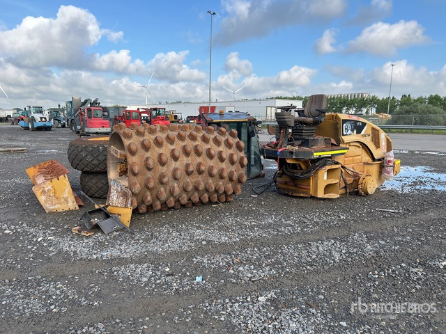Cat CP76 Padfoot Drum Compactor - Flail mower/ Mulcher: picture 1 Cat CP76 Padfoot Drum Compactor - Flail mower/ Mulcher: picture 1
