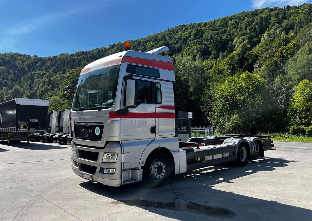 MAN TGX 18.480 // Euro 5 // 6x2 // BDF // Cały na poduszkach // Automat // - Cab chassis truck: picture 1 MAN TGX 18.480 // Euro 5 // 6x2 // BDF // Cały na poduszkach // Automat // - Cab chassis truck: picture 1