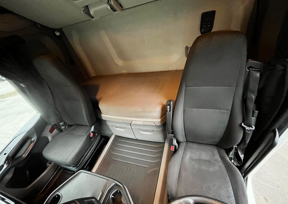 Curtainsider truck Scania R410 // 2018 Rok 6x2 // Retarder // Automat // Led // Navi // 77 //: picture 18 Curtainsider truck Scania R410 // 2018 Rok 6x2 // Retarder // Automat // Led // Navi // 77 //: picture 18