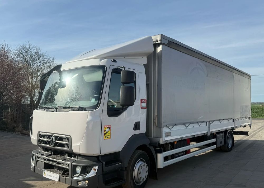 Renault D12 - Curtainsider truck: picture 3 Renault D12 - Curtainsider truck: picture 3