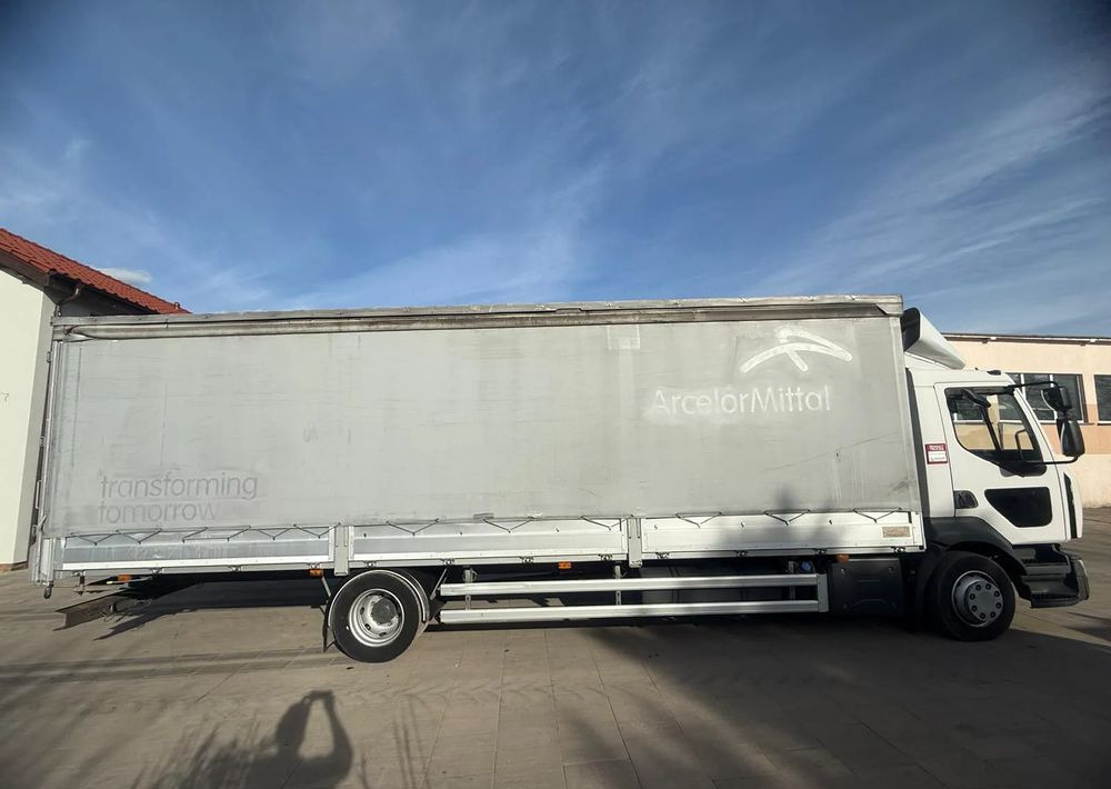 Renault D12 - Curtainsider truck: picture 4 Renault D12 - Curtainsider truck: picture 4