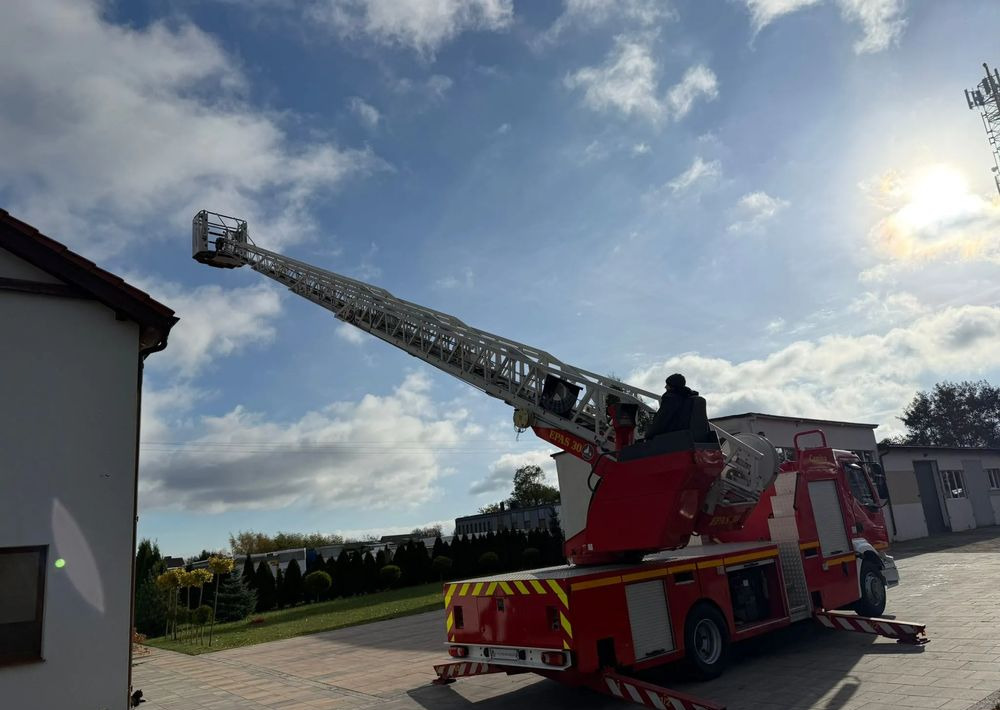 Renault Midlum 210 - Fire truck: picture 3 Renault Midlum 210 - Fire truck: picture 3