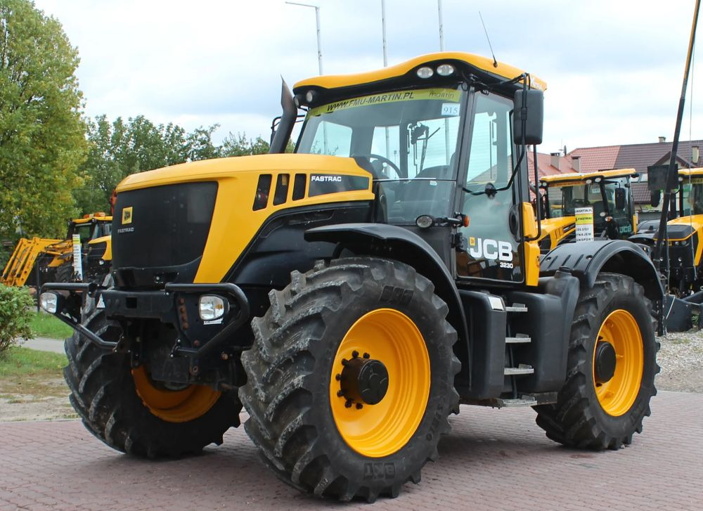 JCB Fastrac 3230 Xtra - Farm tractor: picture 1 JCB Fastrac 3230 Xtra - Farm tractor: picture 1