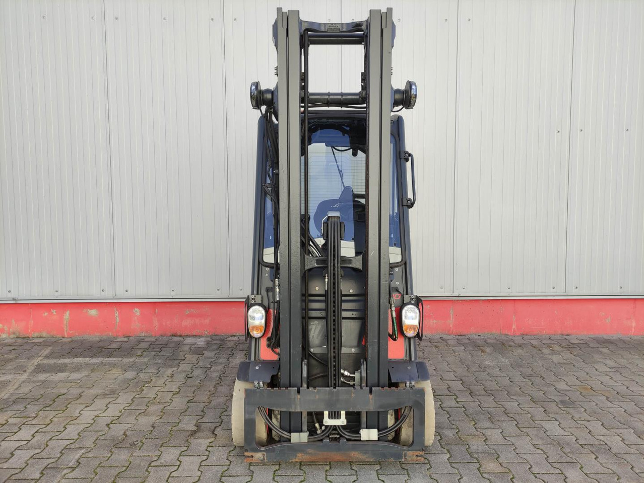 Linde E20PH-02-386-EVO - Electric forklift: picture 3 Linde E20PH-02-386-EVO - Electric forklift: picture 3