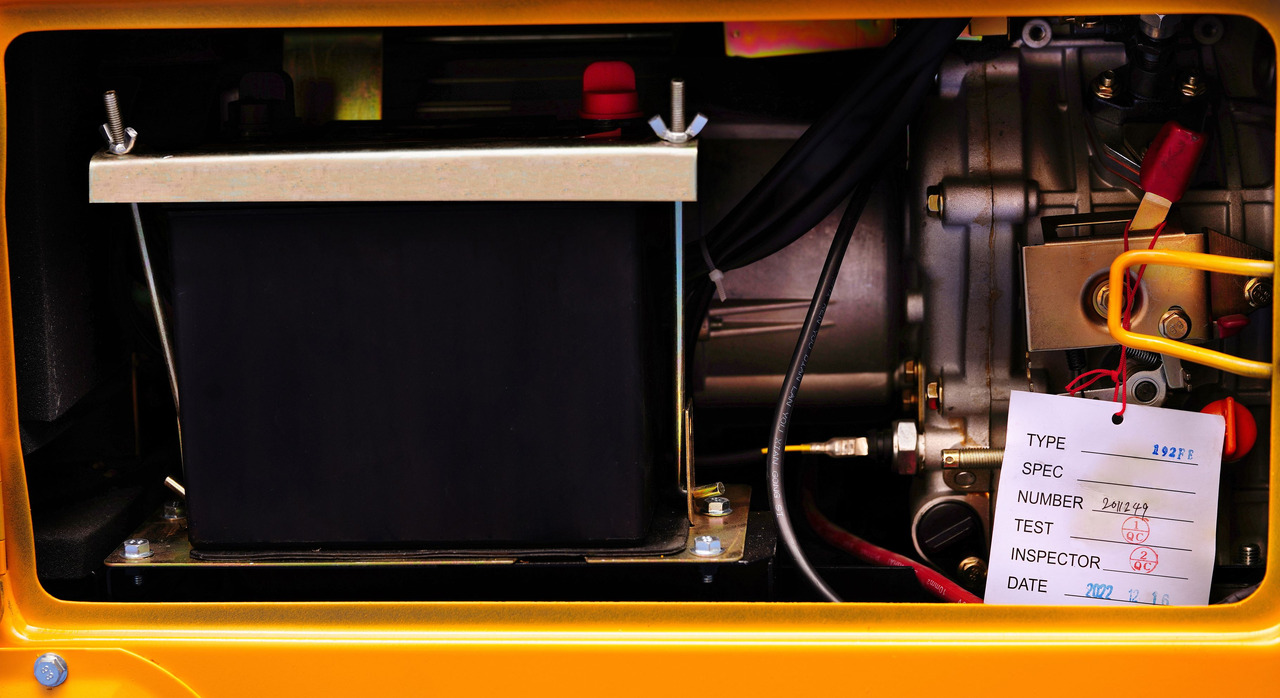 HELVETICA POWER 9KVA Dieselgenerator mit E-Start - Generator set: picture 5 HELVETICA POWER 9KVA Dieselgenerator mit E-Start - Generator set: picture 5