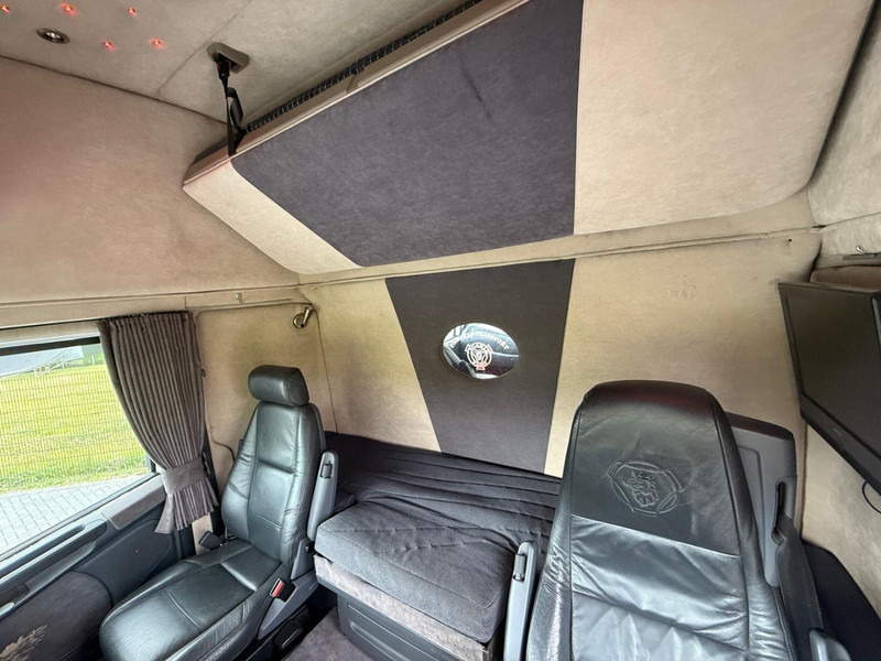 Tractor unit Scania R 560 SHOW TRUCK, RETARDER, LEATHER, I-PARK, TOP.: picture 18