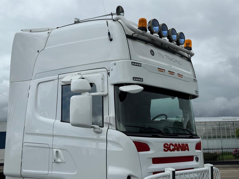 Tractor unit Scania R 560 SHOW TRUCK, RETARDER, LEATHER, I-PARK, TOP.: picture 11