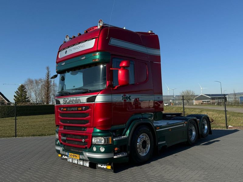 Scania R560 V8 SHOW TRUCK, INTERIOR, FULL AIR, LIKE NEW. - Tractor unit: picture 3 Scania R560 V8 SHOW TRUCK, INTERIOR, FULL AIR, LIKE NEW. - Tractor unit: picture 3
