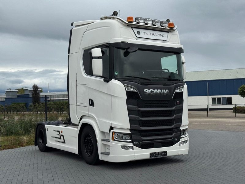 Scania S590 V8 NGS FULL AIR, PARK COOL, RETARDER, 2 TANKS. - Tractor unit: picture 1 Scania S590 V8 NGS FULL AIR, PARK COOL, RETARDER, 2 TANKS. - Tractor unit: picture 1