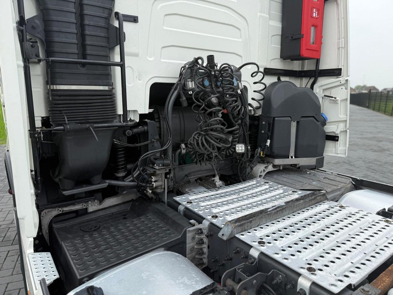 Volvo FH 13.460XL Turbocompound, leer, vollucht, 2 tanks, dubbel glas, vol spoiler. on lease Volvo FH 13.460XL Turbocompound, leer, vollucht, 2 tanks, dubbel glas, vol spoiler.: picture 15 Volvo FH 13.460XL Turbocompound, leer, vollucht, 2 tanks, dubbel glas, vol spoiler. on lease Volvo FH 13.460XL Turbocompound, leer, vollucht, 2 tanks, dubbel glas, vol spoiler.: picture 15