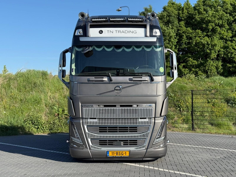 Volvo FH 16.750 FULL AIR, LEATHER, RETARDER, IPARK COOL, FULL! - Tractor unit: picture 3 Volvo FH 16.750 FULL AIR, LEATHER, RETARDER, IPARK COOL, FULL! - Tractor unit: picture 3