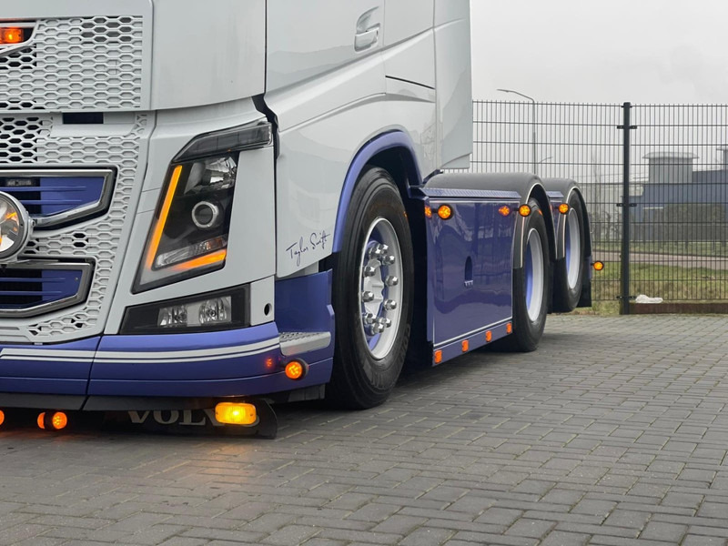 Volvo FH 16.750 SHOW TRUCK, FULL AIR, WB 3,10, SPECIAL INTERIOR, FULL! - Tractor unit: picture 5 Volvo FH 16.750 SHOW TRUCK, FULL AIR, WB 3,10, SPECIAL INTERIOR, FULL! - Tractor unit: picture 5