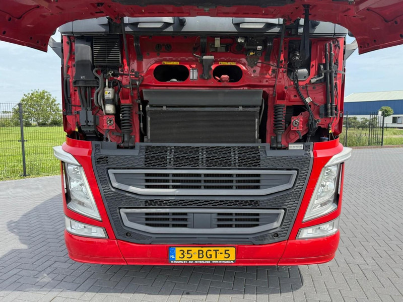 Volvo FH13.420 ADR, SMART TACHO 2, NL TRUCK, ALCOA, STEEL/AIR, PERFECT CONDITION, 2X TANK. - Tractor unit: picture 5 Volvo FH13.420 ADR, SMART TACHO 2, NL TRUCK, ALCOA, STEEL/AIR, PERFECT CONDITION, 2X TANK. - Tractor unit: picture 5