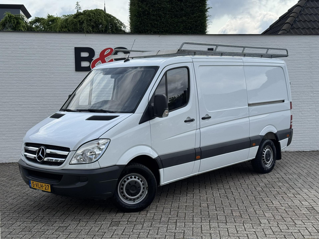 Mercedes-Benz Sprinter-213 2.2 CDI 366 DC 2x Schuifdeur Airco Imperiaal Treeplank Trekhaak 3 Zitplaatsen - Panel van: picture 1 Mercedes-Benz Sprinter-213 2.2 CDI 366 DC 2x Schuifdeur Airco Imperiaal Treeplank Trekhaak 3 Zitplaatsen - Panel van: picture 1