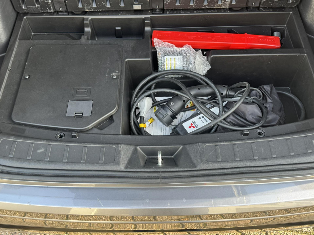 SUV Mitsubishi Eclipse Cross-2.4 PHEV Business Executive Adaptive cruise Climate control Stuur- Stoelverwarming v/a Apple / Android: picture 14