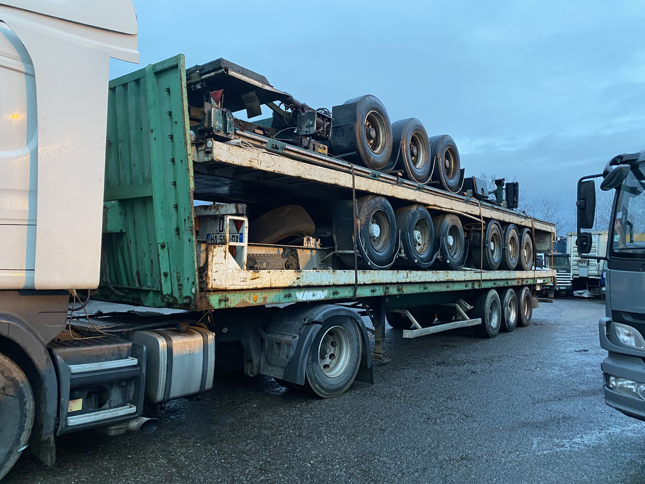 FRUEHAUF Plateau - Dropside/ Flatbed semi-trailer: picture 1 FRUEHAUF Plateau - Dropside/ Flatbed semi-trailer: picture 1