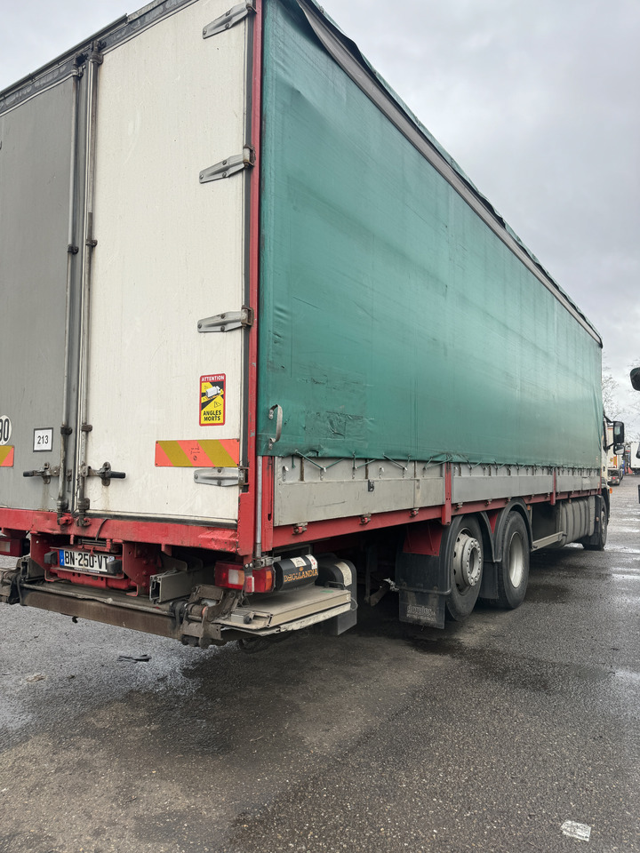 VOLVO FM 400 - Curtainsider truck: picture 4 VOLVO FM 400 - Curtainsider truck: picture 4