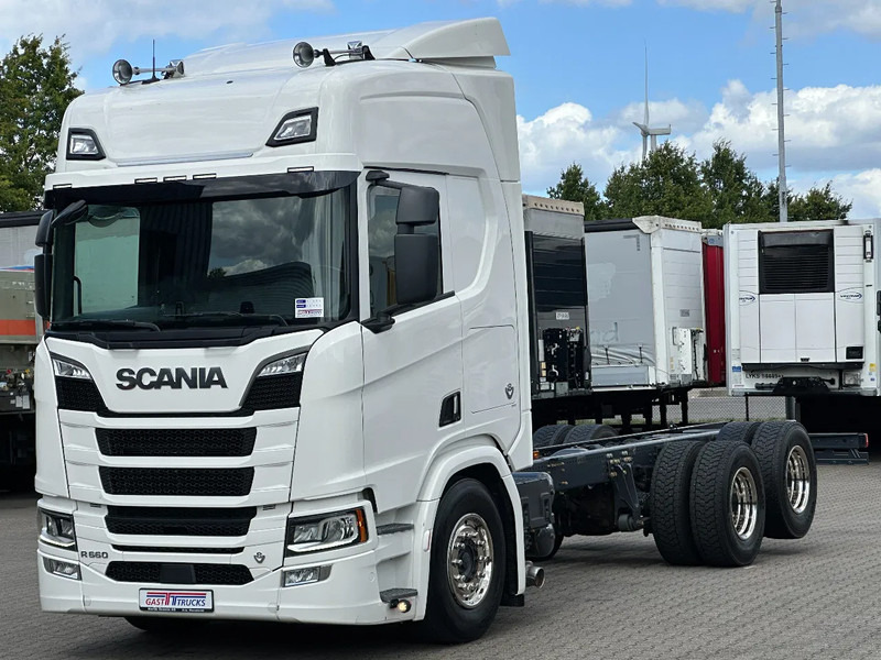 Scania R660 V8 6x4 Chassis with Lift-Axle / Retarder / 445 Tkm / Wb 4.75 / Full Air! - Cab chassis truck: picture 1 Scania R660 V8 6x4 Chassis with Lift-Axle / Retarder / 445 Tkm / Wb 4.75 / Full Air! - Cab chassis truck: picture 1