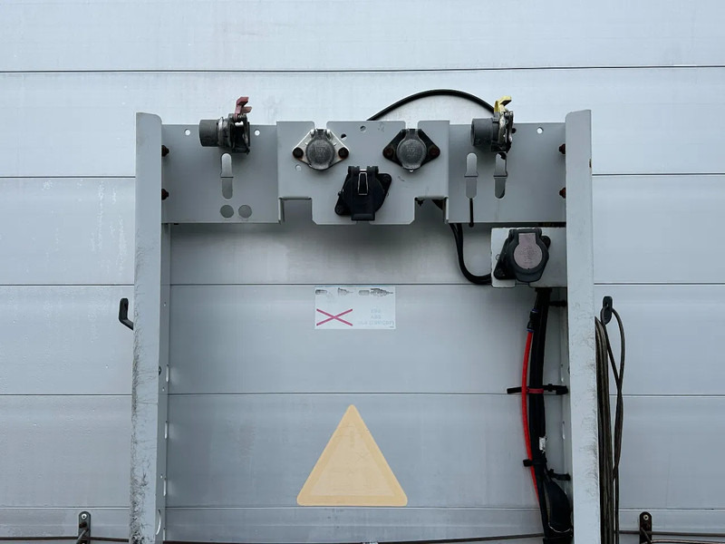 Schmitz Cargobull Mega Schuifzeil / Hydr. Hefdak / Saf-Disc / 09-2026 Apk! - Curtainsider semi-trailer: picture 5 Schmitz Cargobull Mega Schuifzeil / Hydr. Hefdak / Saf-Disc / 09-2026 Apk! - Curtainsider semi-trailer: picture 5