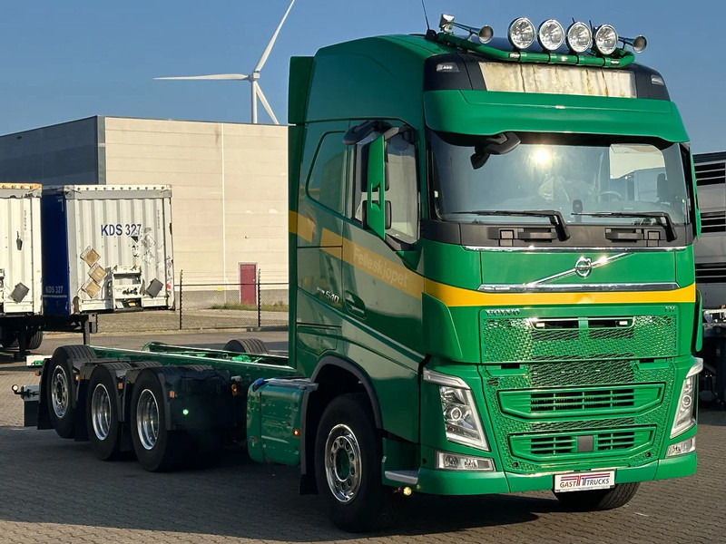 Volvo FH 13.540 Globe XL 8x4*4 Chassis Retarder *447 Tkm* - Cab chassis truck: picture 3 Volvo FH 13.540 Globe XL 8x4*4 Chassis Retarder *447 Tkm* - Cab chassis truck: picture 3