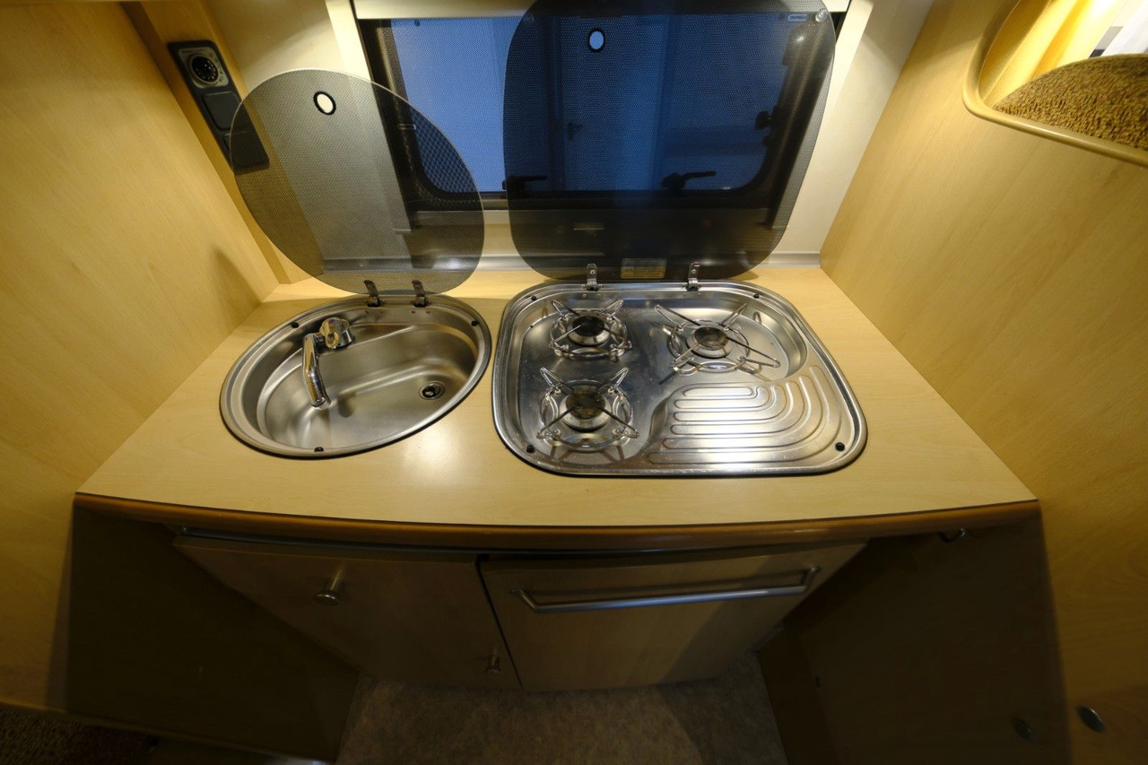Semi-integrated motorhome TEC Rotec Ti 6750 / Festbett / Klima /DPF-Grün: picture 12