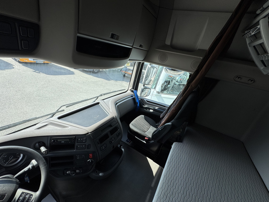 Tractor unit DAF XF 530 Super Space Cab: picture 6